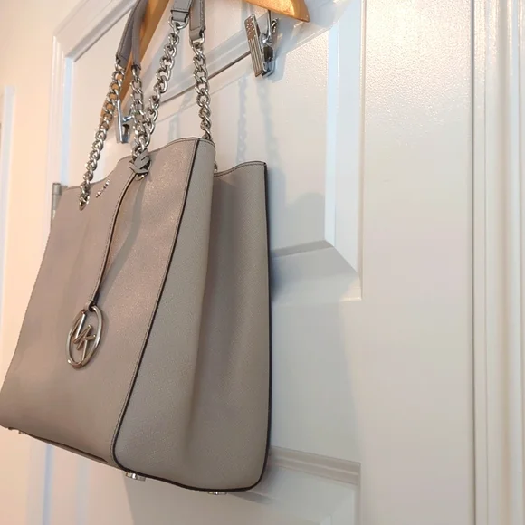 Handbag by Michael Kors 14Wx11L Strap 12L - Picture 5 of 16